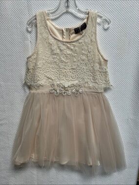 Stunning ! Hannah Banana  by Sara Sara, Ivory Lace & Tulle Floral Dress. NWT